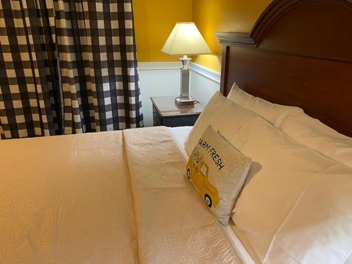 Hotel Dushore Екстериор снимка