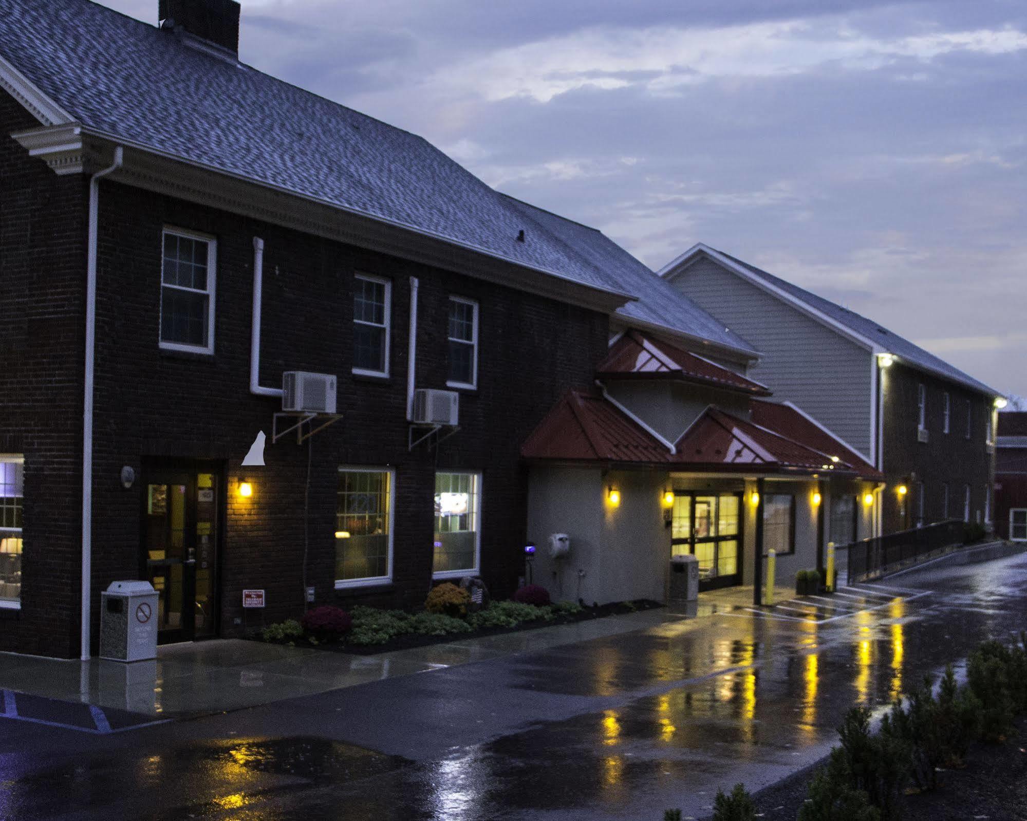 Hotel Dushore Екстериор снимка